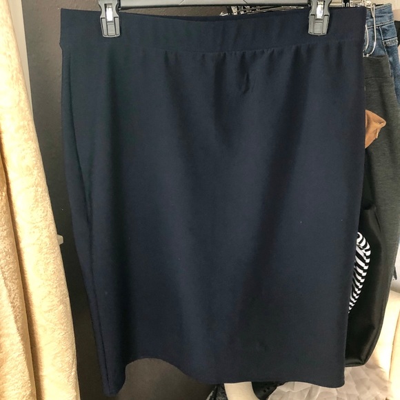 New Mix Dresses & Skirts - Navy straight skirt New Mix Dresses & Skirts - Navy straight skirt